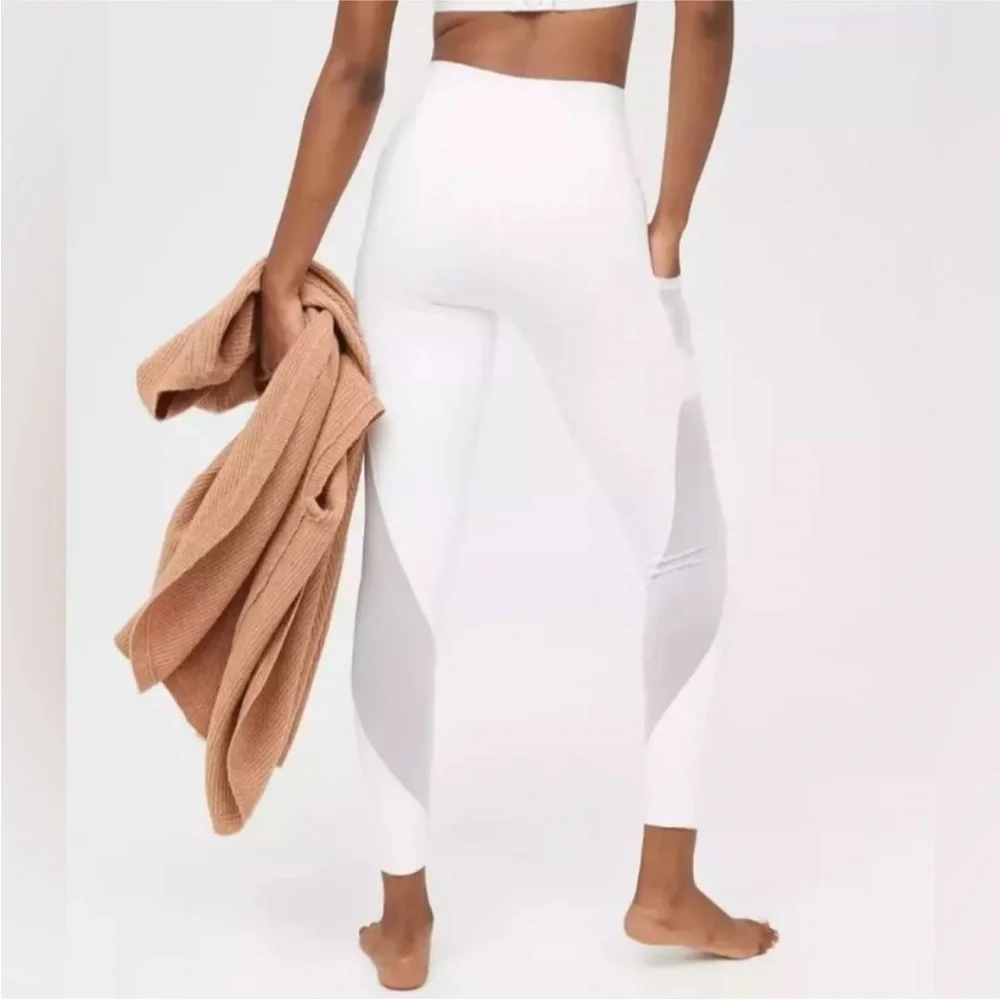 OFFLINE by Aerie Goals Mesh Leggings - White - Picture 7 of 7